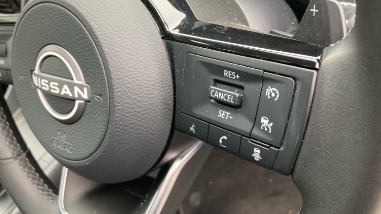 Nissan Qashqai 1.3 DiG-T MH 158 Acenta Premium 5dr Xtronic Petrol Hatchback